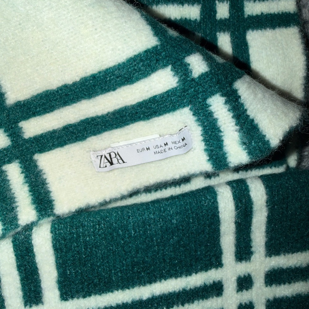 Woman’s scarf